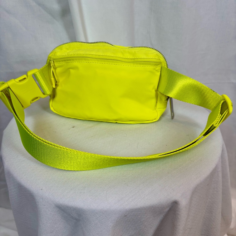 Lululemon Bright Neon Yellow Belt Bag - Picture 4 of 10